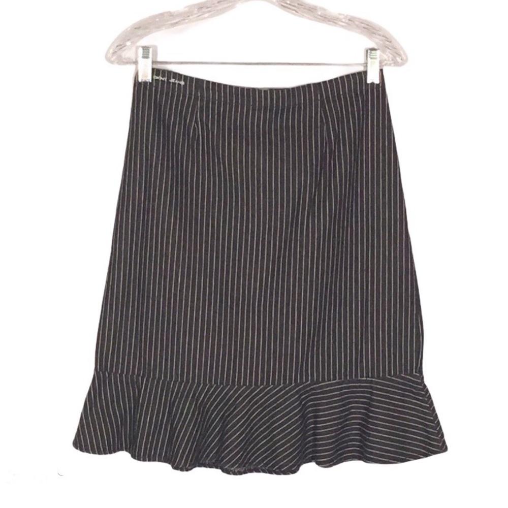 NWOT DKNY COTTON SKIRT WITH RUFFLES
